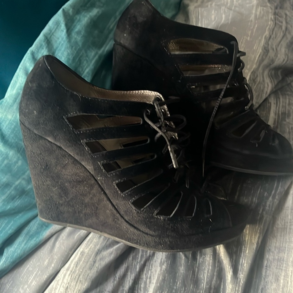 Wedge shoes